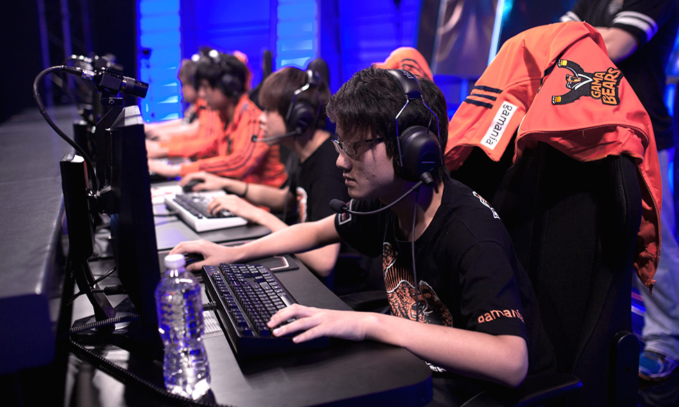 AL击败GEN启示录：英雄联盟策略致胜与团队协作，成就战术大师的赛场传奇