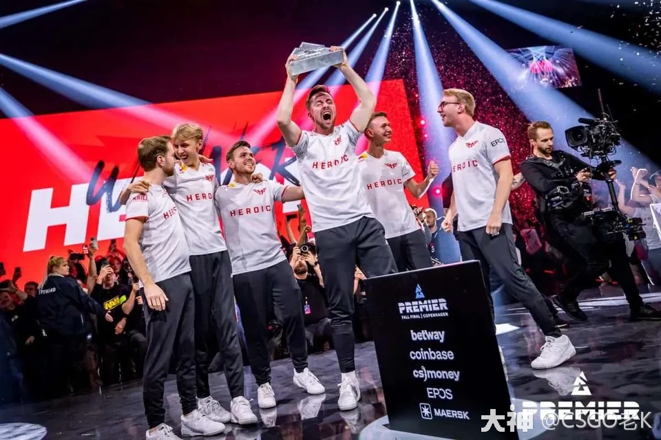 《无畏契约》新特工“烛龙”上线，职业选手评价两极分化